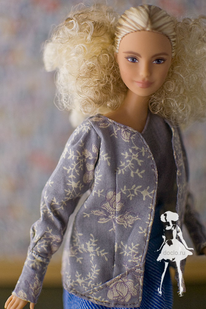Фотография куклы barbie, увеличенная фотография жакета